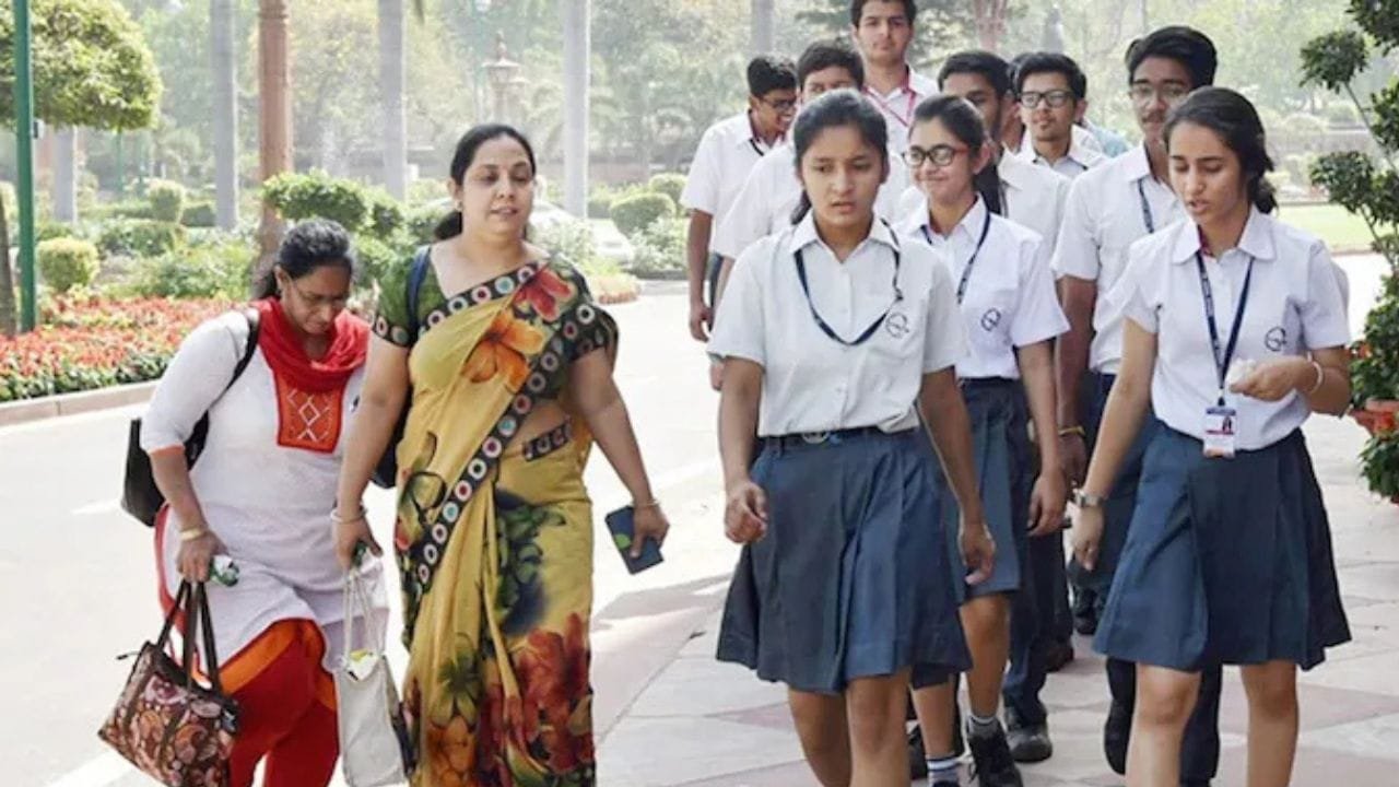 Breaking News About School Holiday In Delhi Today