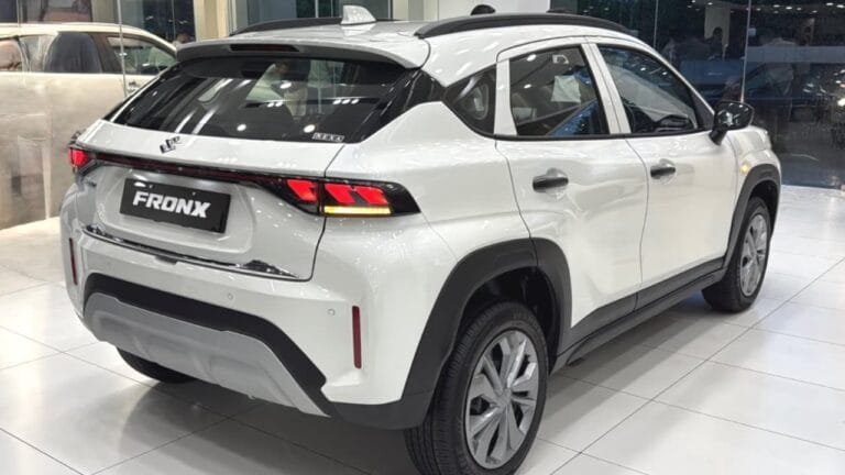 Maruti Fronx पर 88000 रूपये तक का धमाकेदार डिस्काउंट, कार खरीदने वालों के लिए खुशखबरी